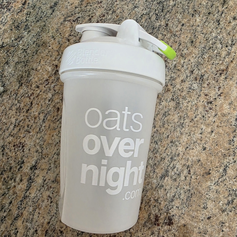 BlenderBottle White Shaker Cup Oata Overnight Bottle